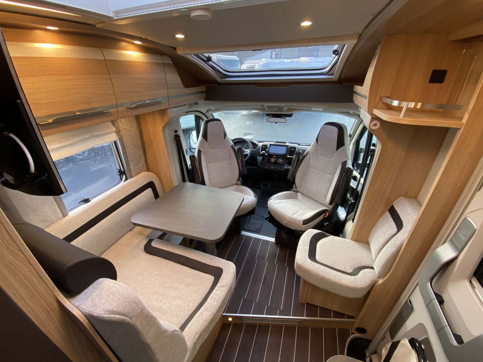 Fahrzeugabbildung Knaus Sky Ti PLATINUM SELECTION 650 MEG Automatik