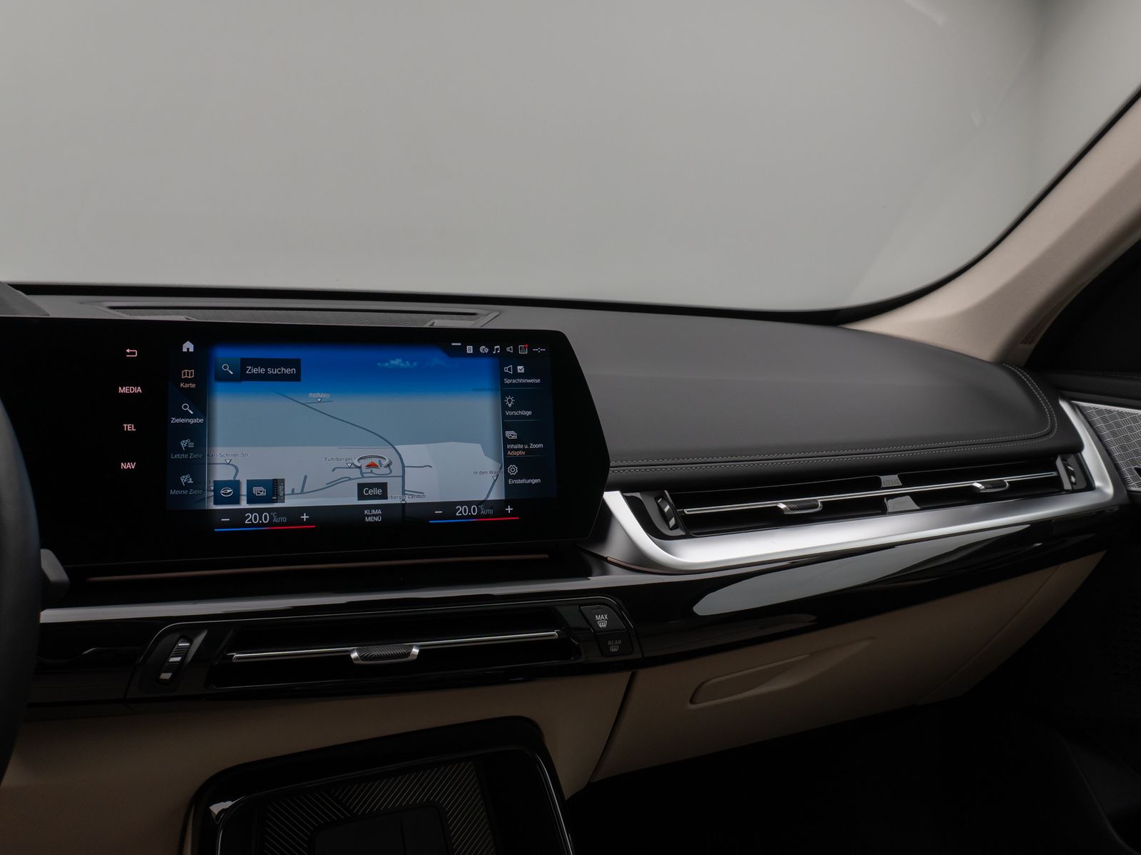 Fahrzeugabbildung BMW X1 sD18i xLine Panorama 360°HUD DAB H/K Sport