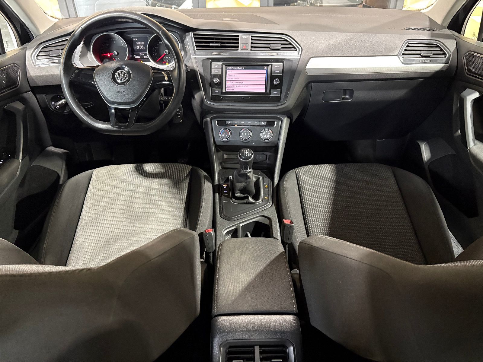 Fahrzeugabbildung Volkswagen Tiguan Trendline BMT/Start-Stopp/8-FACH/PDC/SHZ/