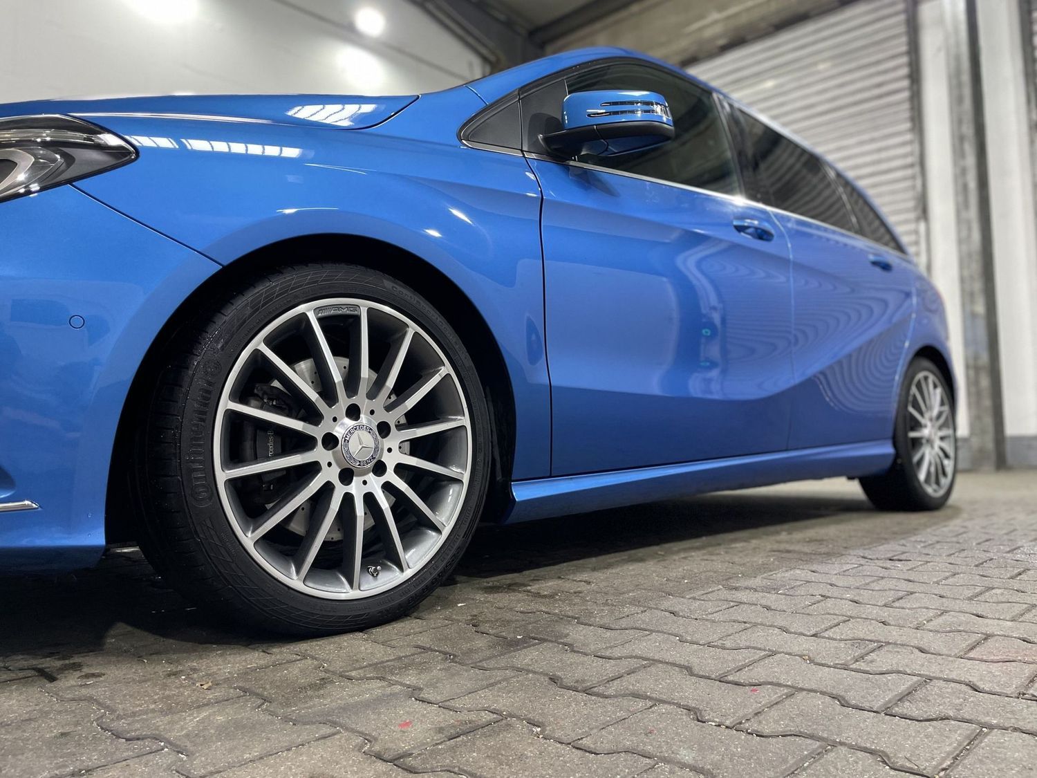 Fahrzeugabbildung Mercedes-Benz B 250 Sport #Bi-Xen#Kamera#Memory#Harman-Kardon