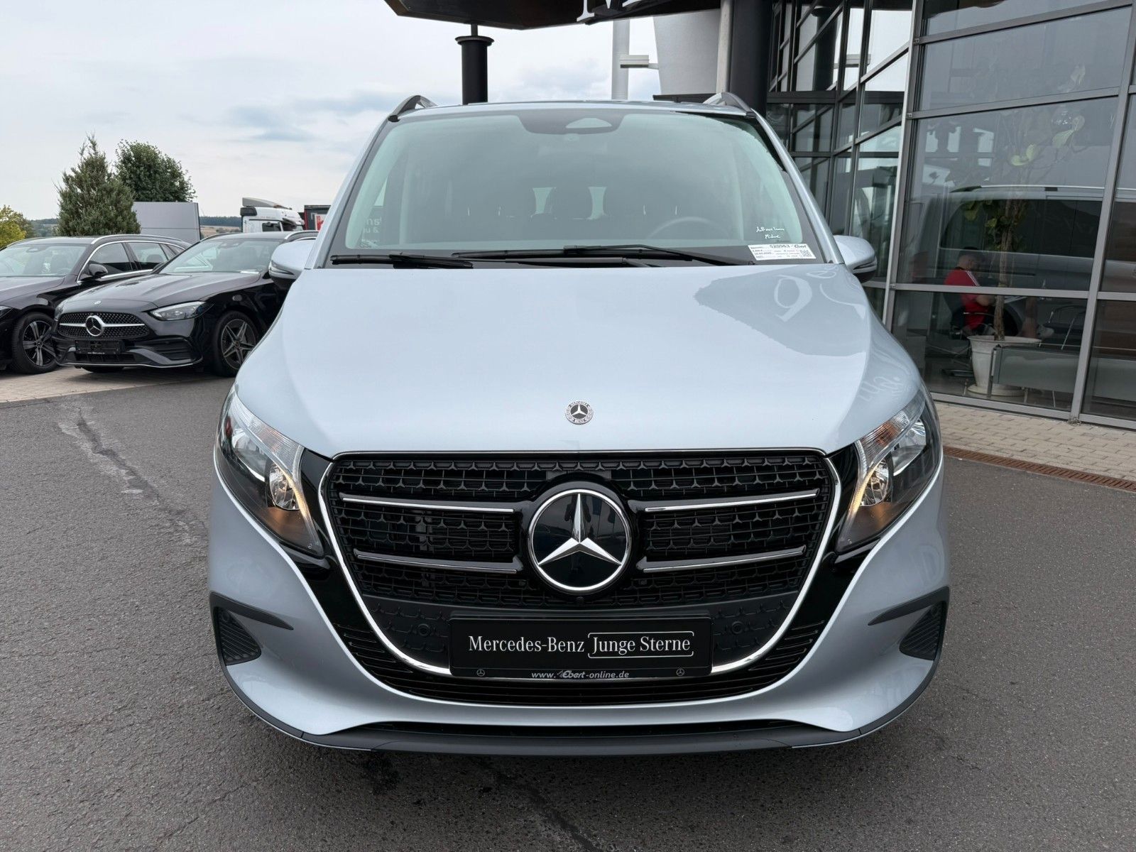 Fahrzeugabbildung Mercedes-Benz V 250 d Kompakt DISTRONIC AHK2,5to Kamera