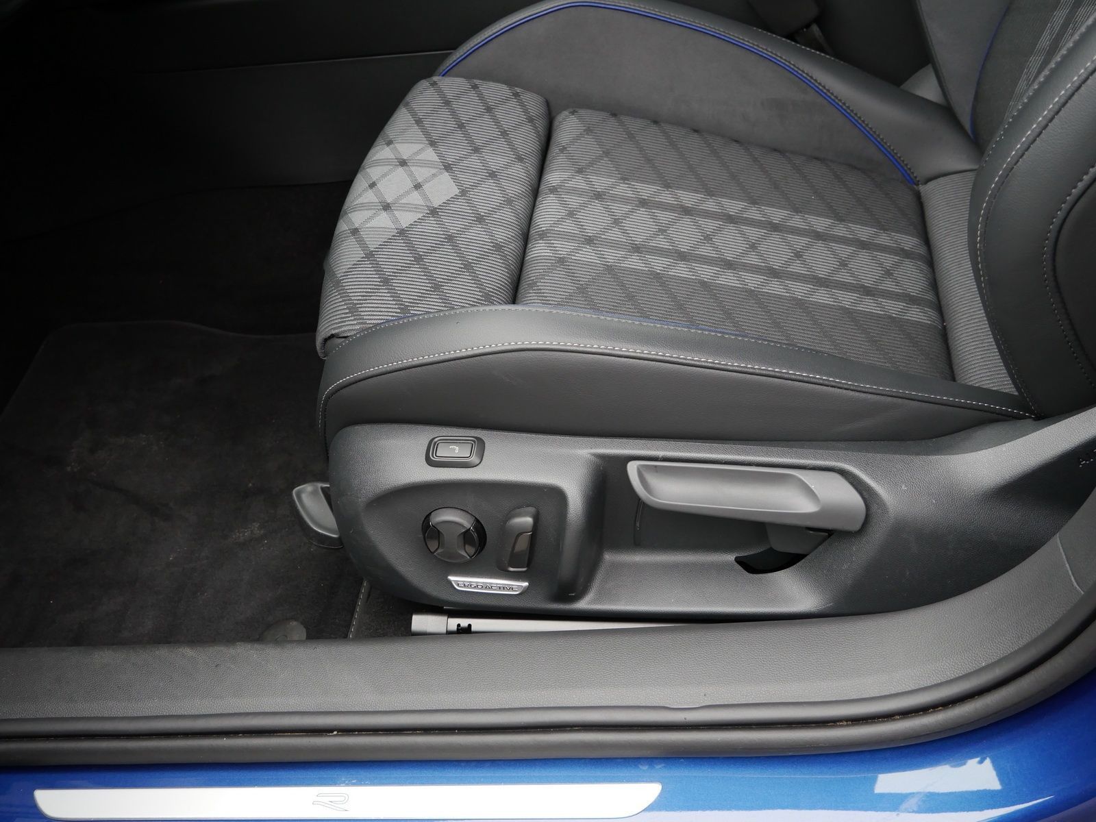 Volkswagen Passat - Bild 25