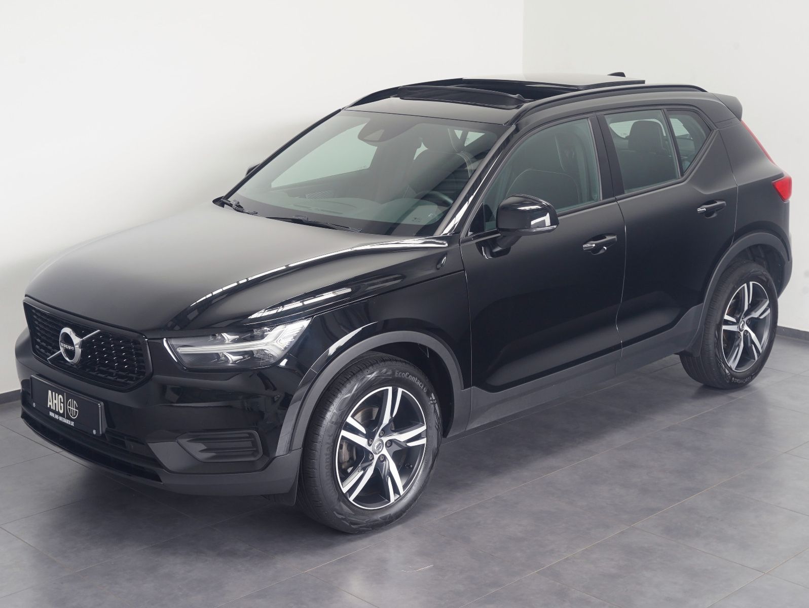 Fahrzeugabbildung Volvo XC40 T3 R Design LED/NAV/KAMERA/PANO