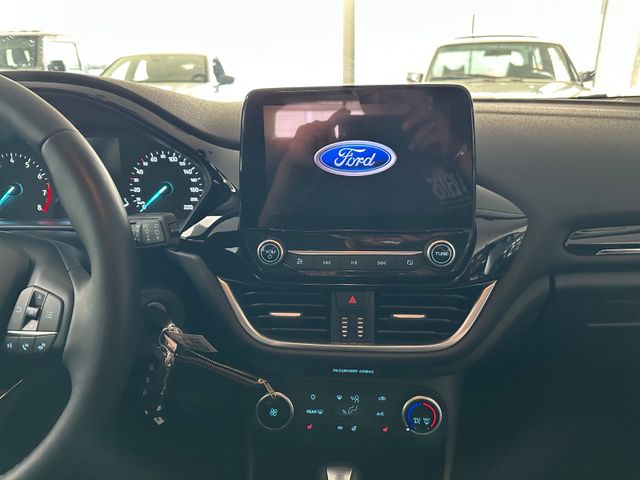 Fahrzeugabbildung Ford Fiesta Cool & Connect*PDC*SHZ*LED*CarPlay*1.H