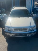 Volvo v40 Kombi mit 69000 km tüv bis 3,2026 - Volvo V40 aus 1999