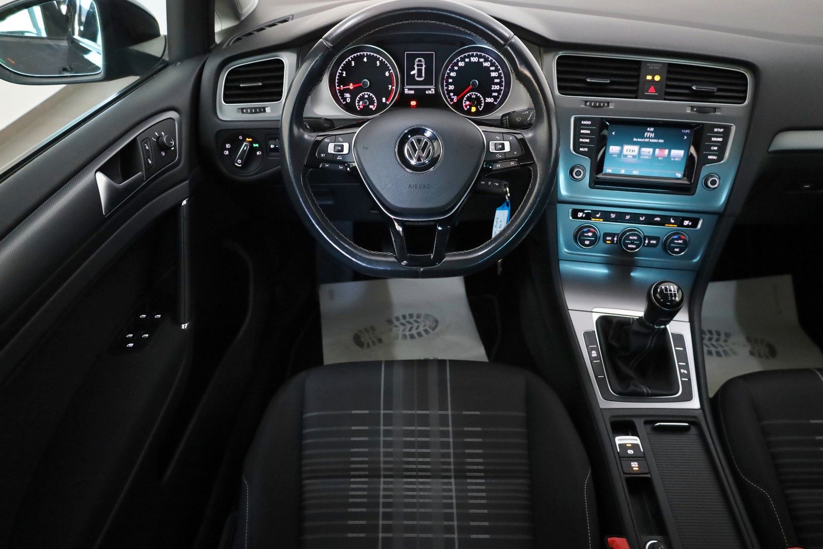 Fahrzeugabbildung Volkswagen Golf VII Lim. Lounge SH,PDC,SR+WR
