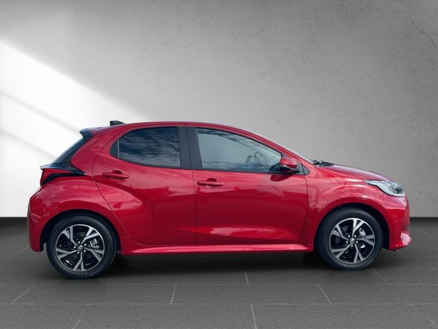 Toyota Yaris 1.5 Hybrid Teamplayer *2xPDC*BLIS*SHZ*