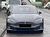 Tesla Model S Dual 8-Fach Bereift - gebrauchte Tesla Model S aus dem Jahr 2017