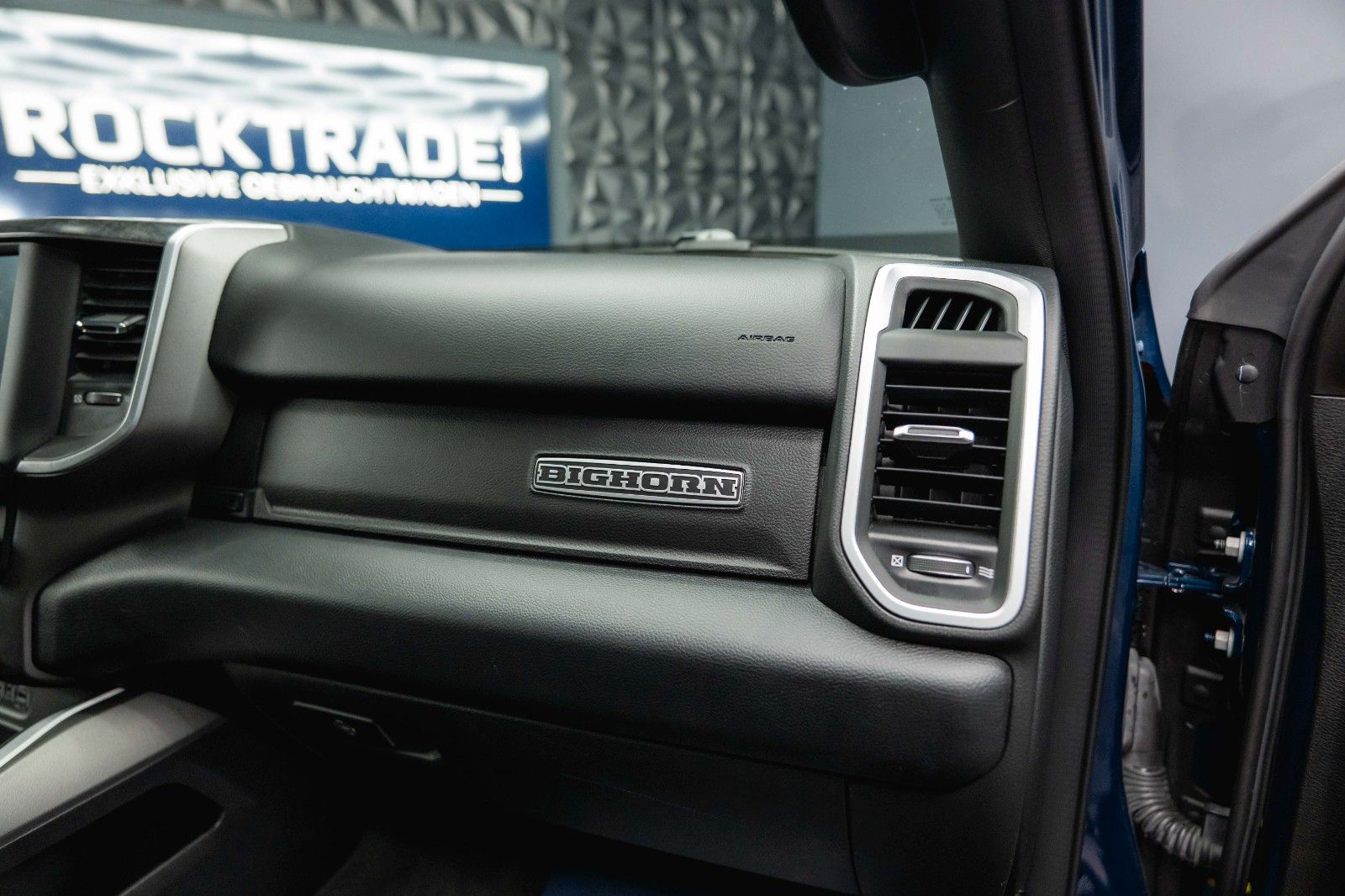 Fahrzeugabbildung Dodge RAM 5.7 V8 HEMI 4x4 BLUE EDITION Offroad LONGBED
