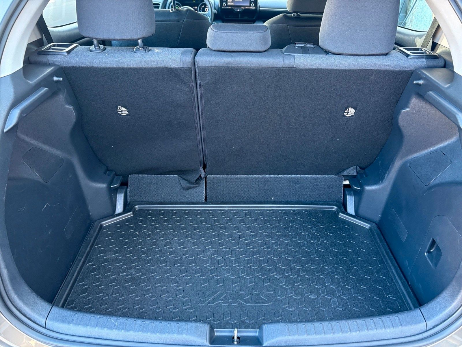 Fahrzeugabbildung Toyota Yaris Hybrid Team Deutschland
