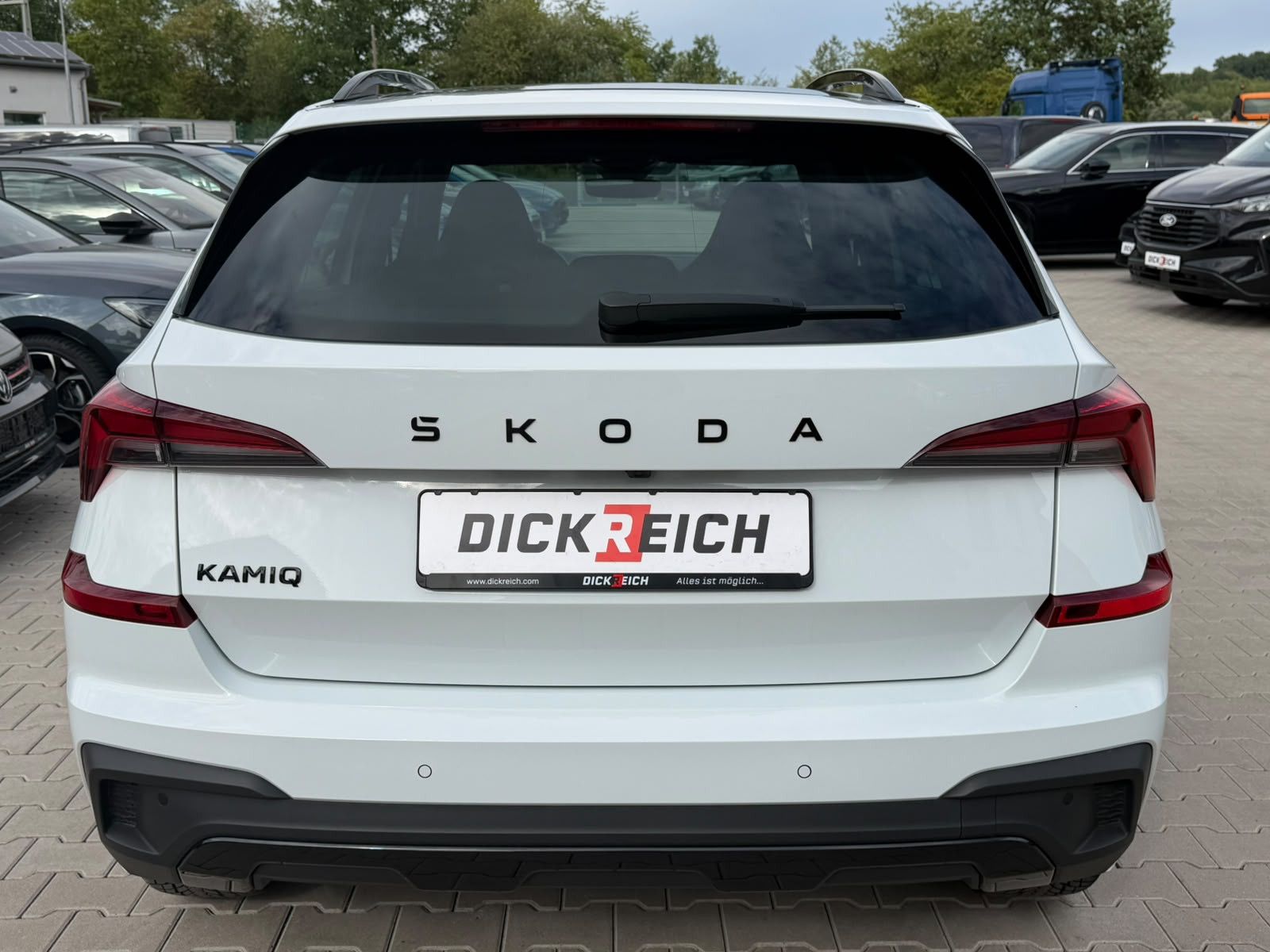 Fahrzeugabbildung SKODA Kamiq 1.5 TSI DSG Monte Carlo PANO*MATRIX*5J.GAR