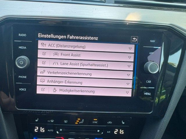 Fahrzeugabbildung Volkswagen Passat Variant Elegance LED AHK LEDER