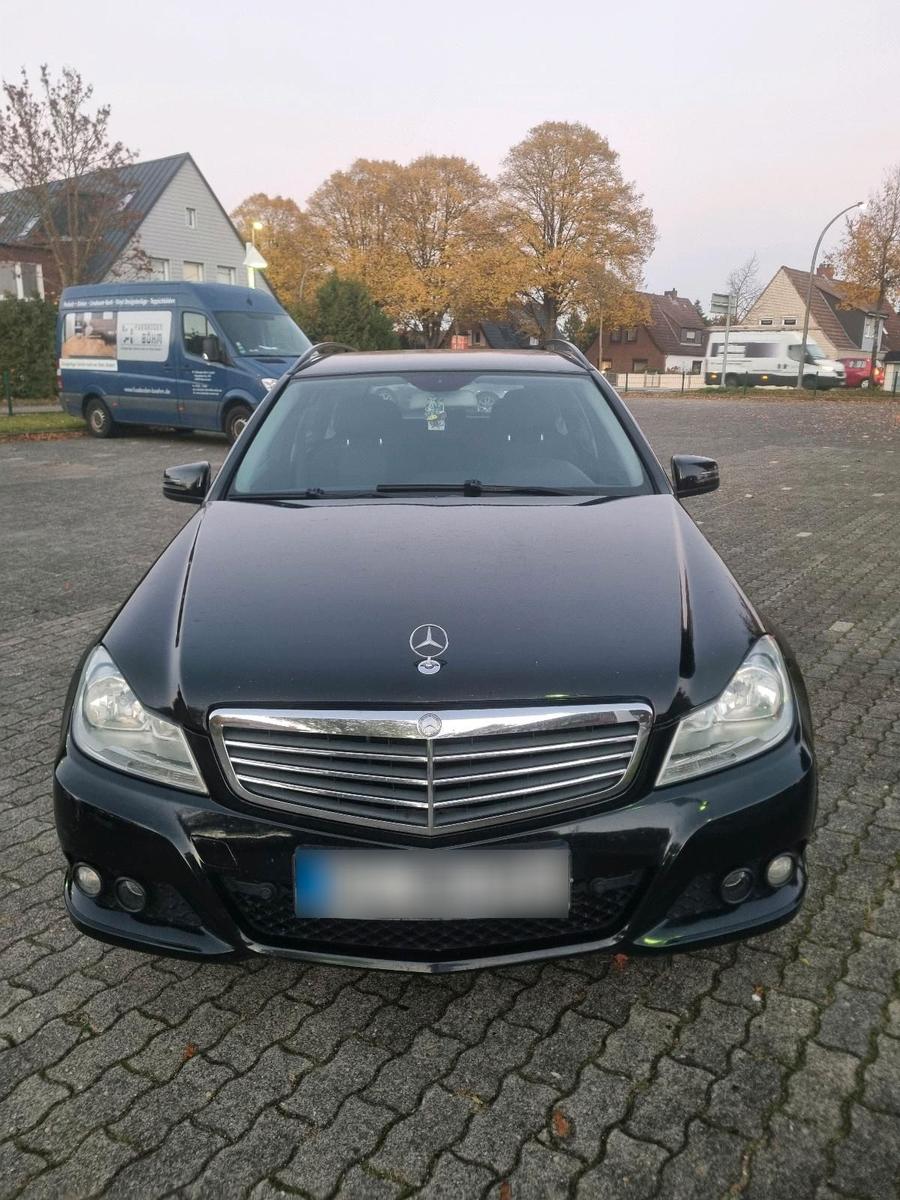 Mercedes-Benz C220 2012 — rear view