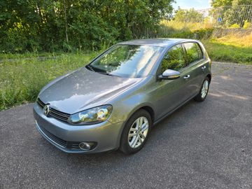 Volkswagen Golf - 2