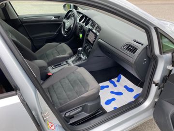 Volkswagen Golf - 8