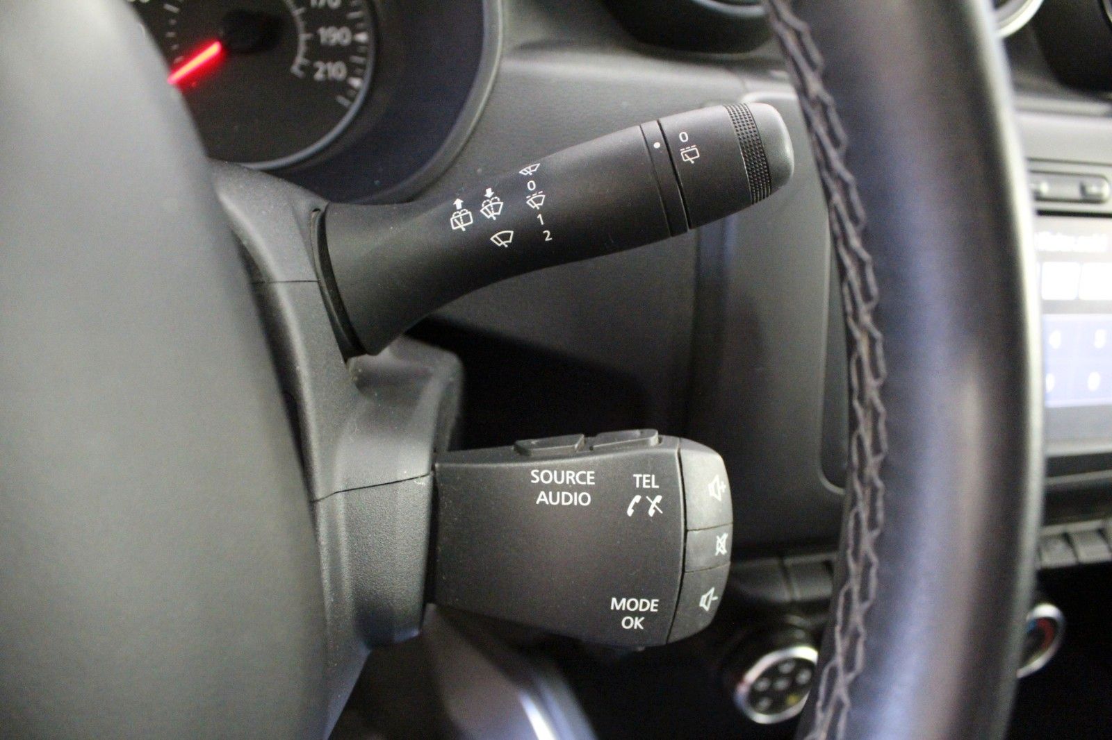 Fahrzeugabbildung Dacia Duster TCE 125 Prestige AHK*Leder *Navi