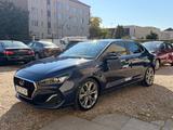 Hyundai i30 Fastback Premium TOP AUSSTATTUNG - Hyundai i30: Blau