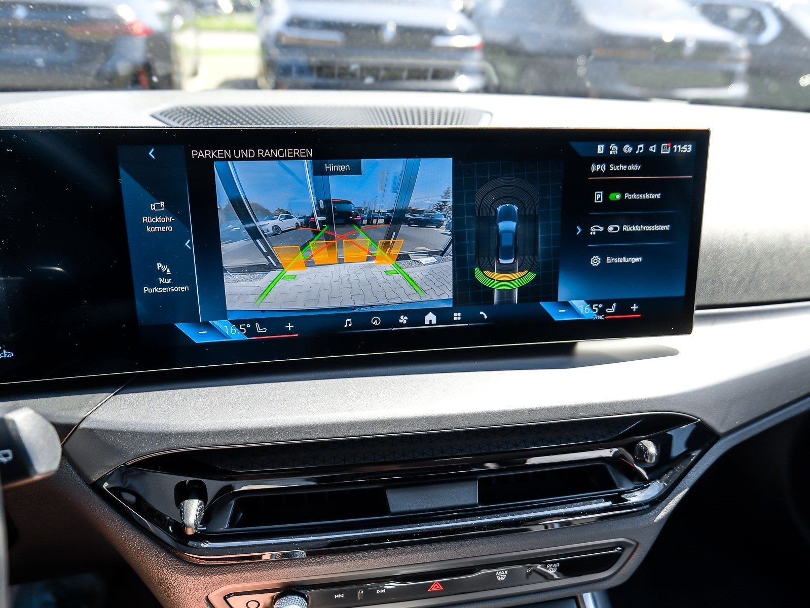 BMW 318i Touring RFK NAVI LED PDC V+H DAB Parkass. foto 13