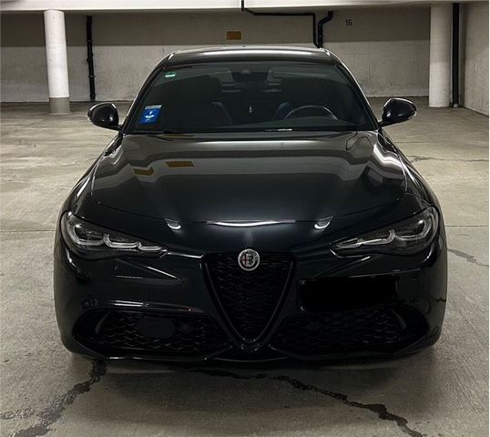 Alfa Romeo Giulia Competizione Q4 MY 23 in...