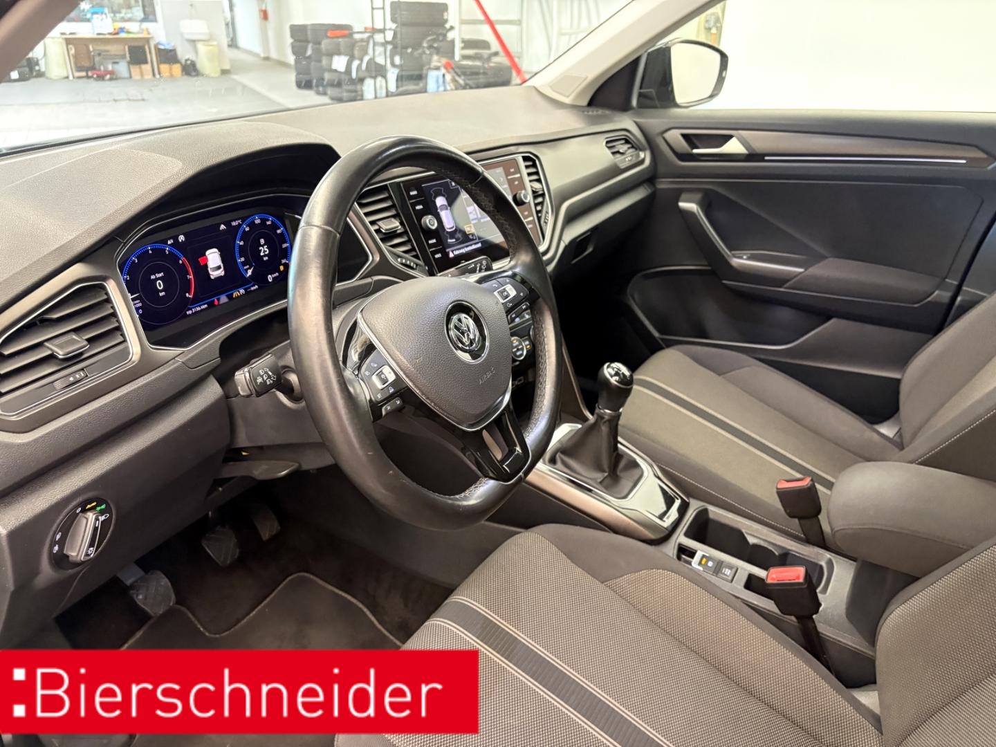 Volkswagen T-Roc 1.0 TSI Style LED PANO NAVI PDC 18 ACC DAB