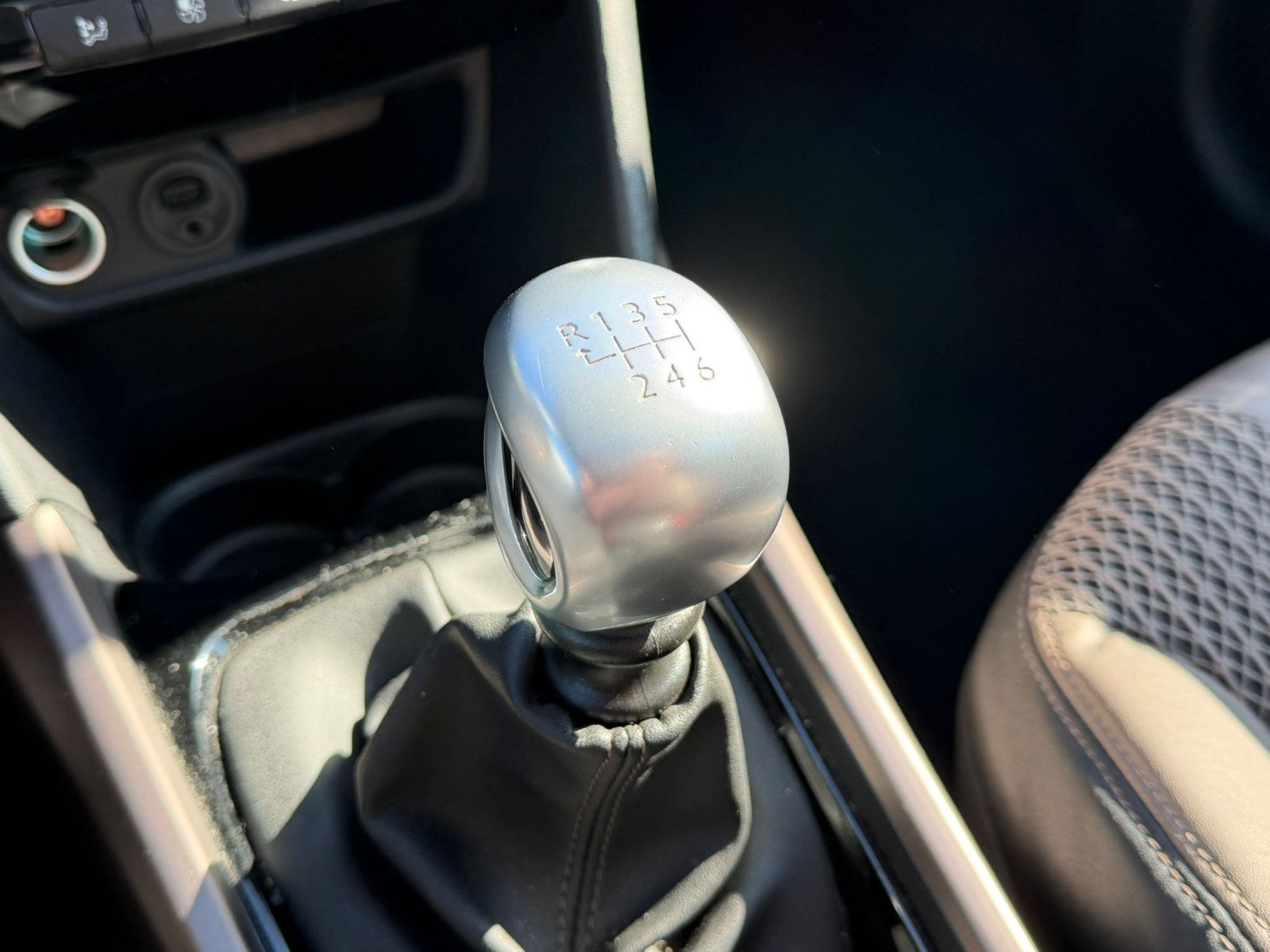 Fahrzeugabbildung Peugeot 2008 Allure