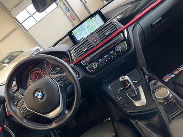 BMW 320d Touring Sport Line Aut. *NAVI*LED*SHZ*PDC*