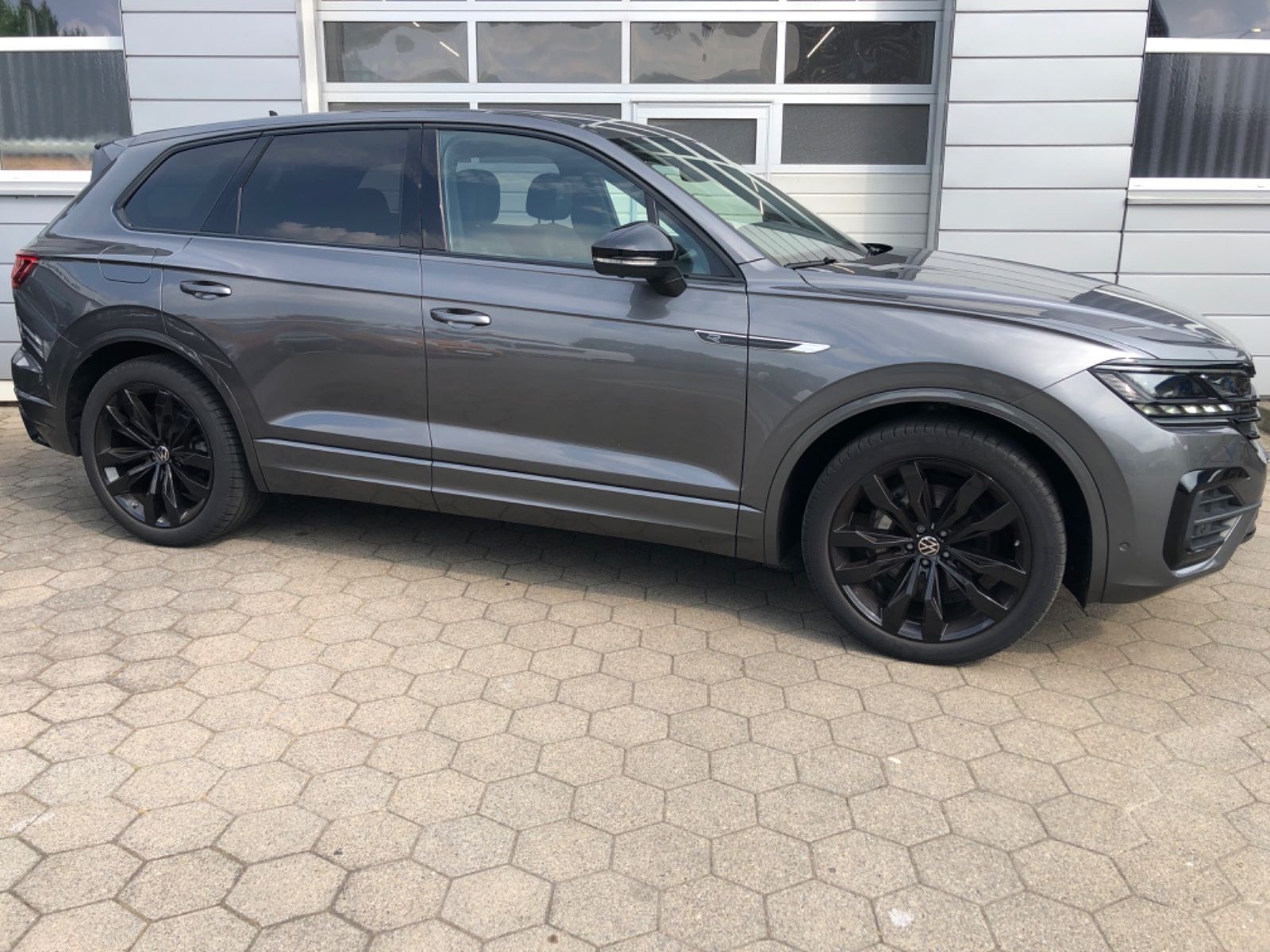 Volkswagen Touareg R-Line 4Motion 3.0 TDI 210kW foto 2