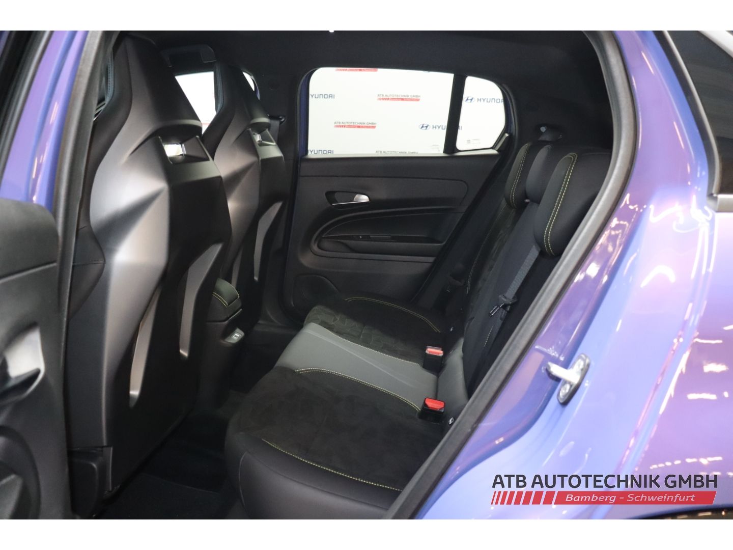 Fahrzeugabbildung Abarth 600e Scorpionissima 280 PS Navi LED PDCv+h Totwi