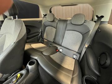 MINI Cooper SE - 11