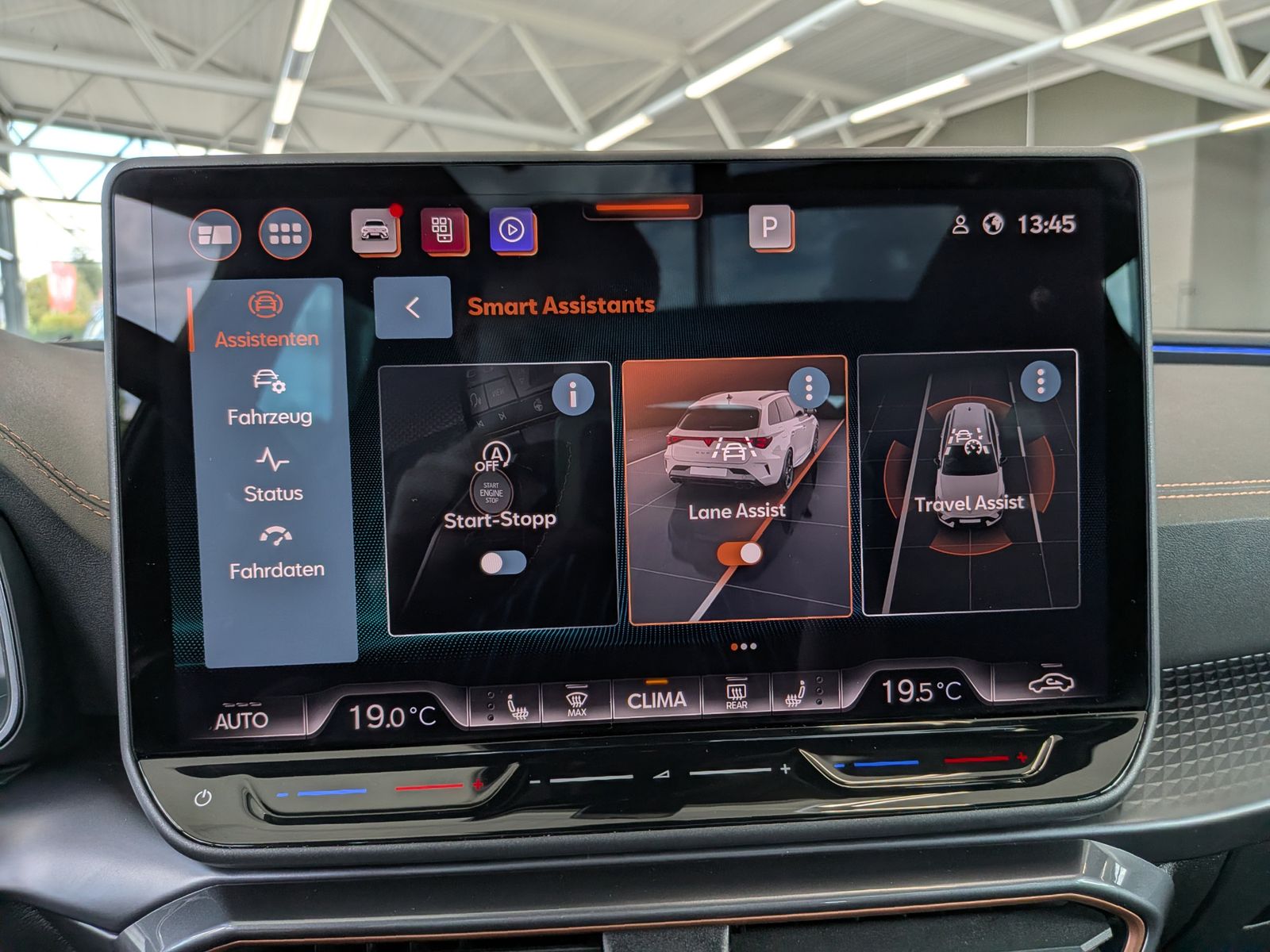 Fahrzeugabbildung CUPRA Leon 1.5 eTSI DINAMICA MATRIX ACC PANO AHK 5J-Ga