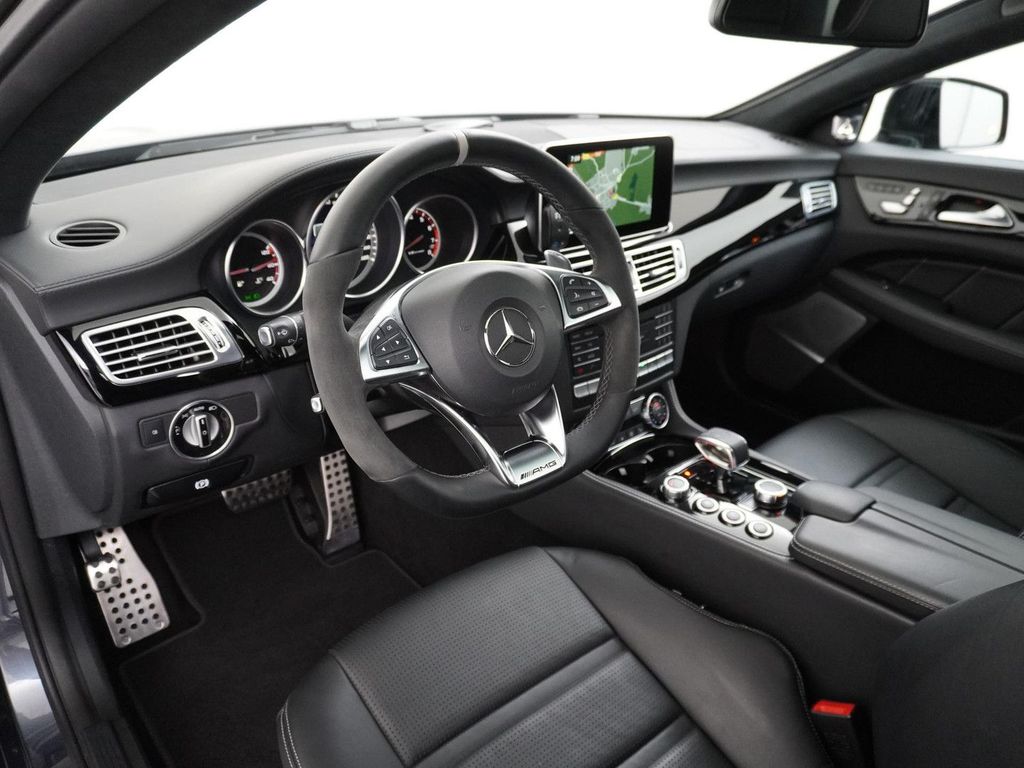 Mercedes-Benz CLS 63 AMG Shooting Brake S 4MATIC Schiebedach |