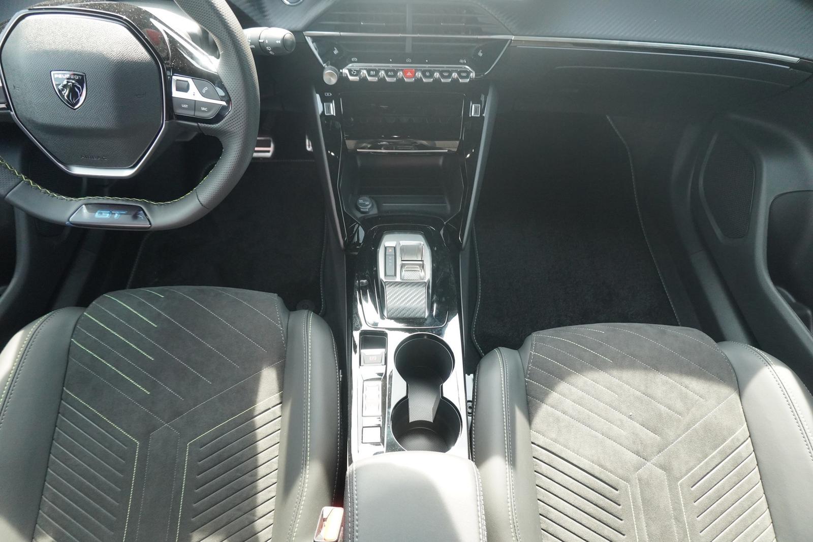 Peugeot 2008 GT 1.2 Hybrid 145 Aut. LED ACC Navi 360°
