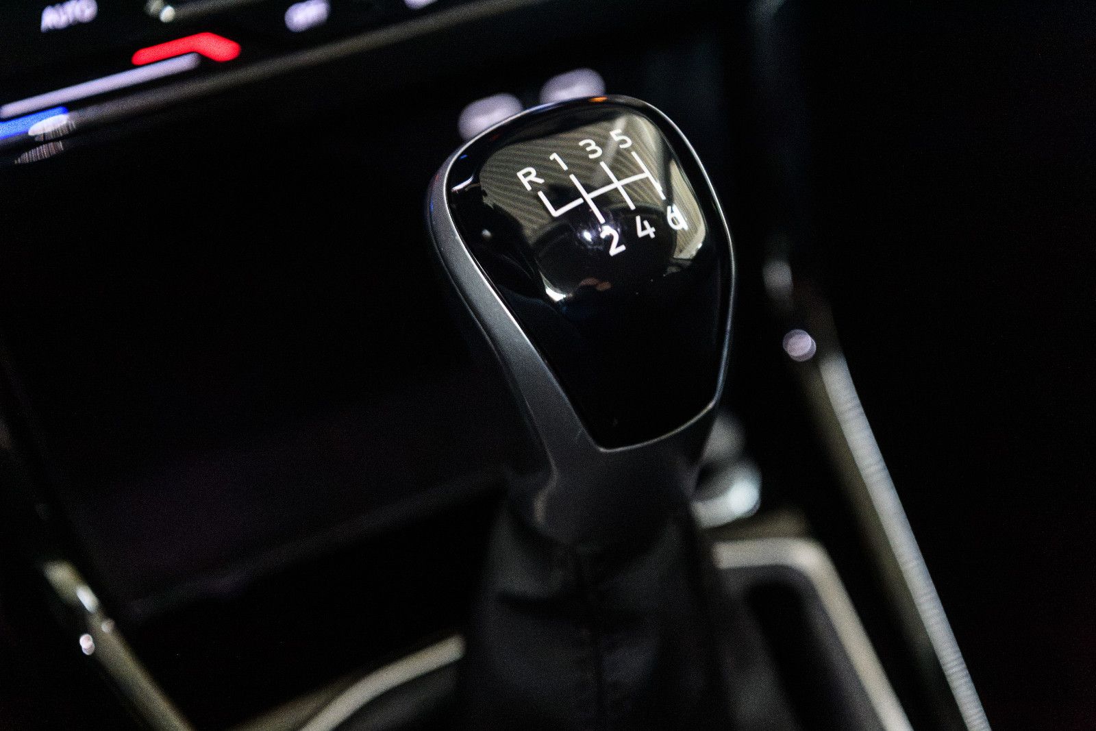 Fahrzeugabbildung Volkswagen T-Cross +SHZ +KAMERA +NAVI +ACC