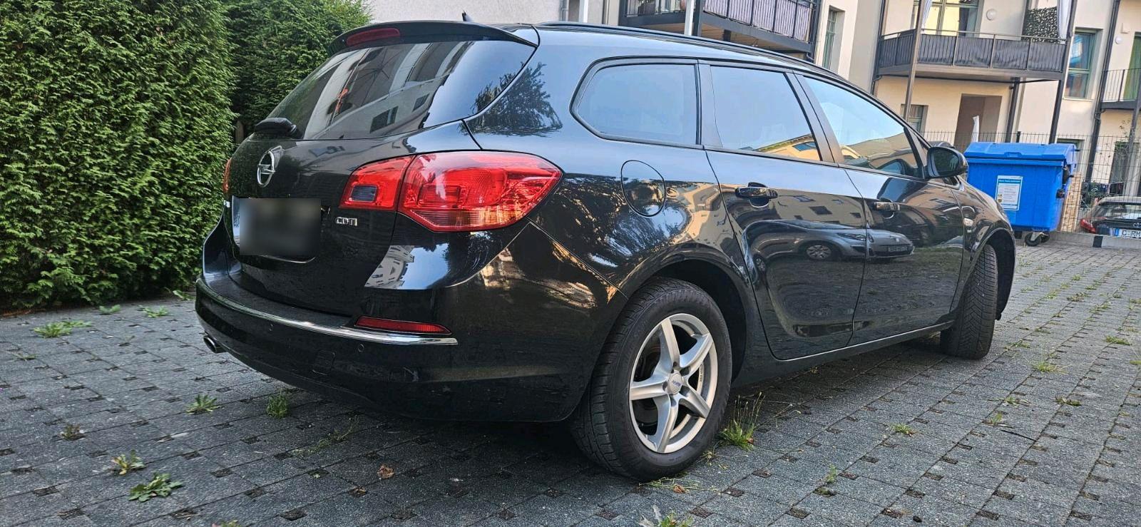 Opel Astra 2014 — photo 5