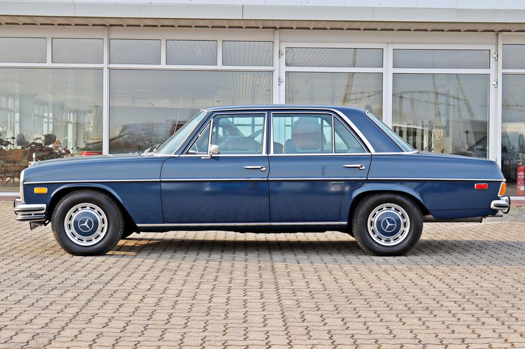 Mercedes-Benz 250