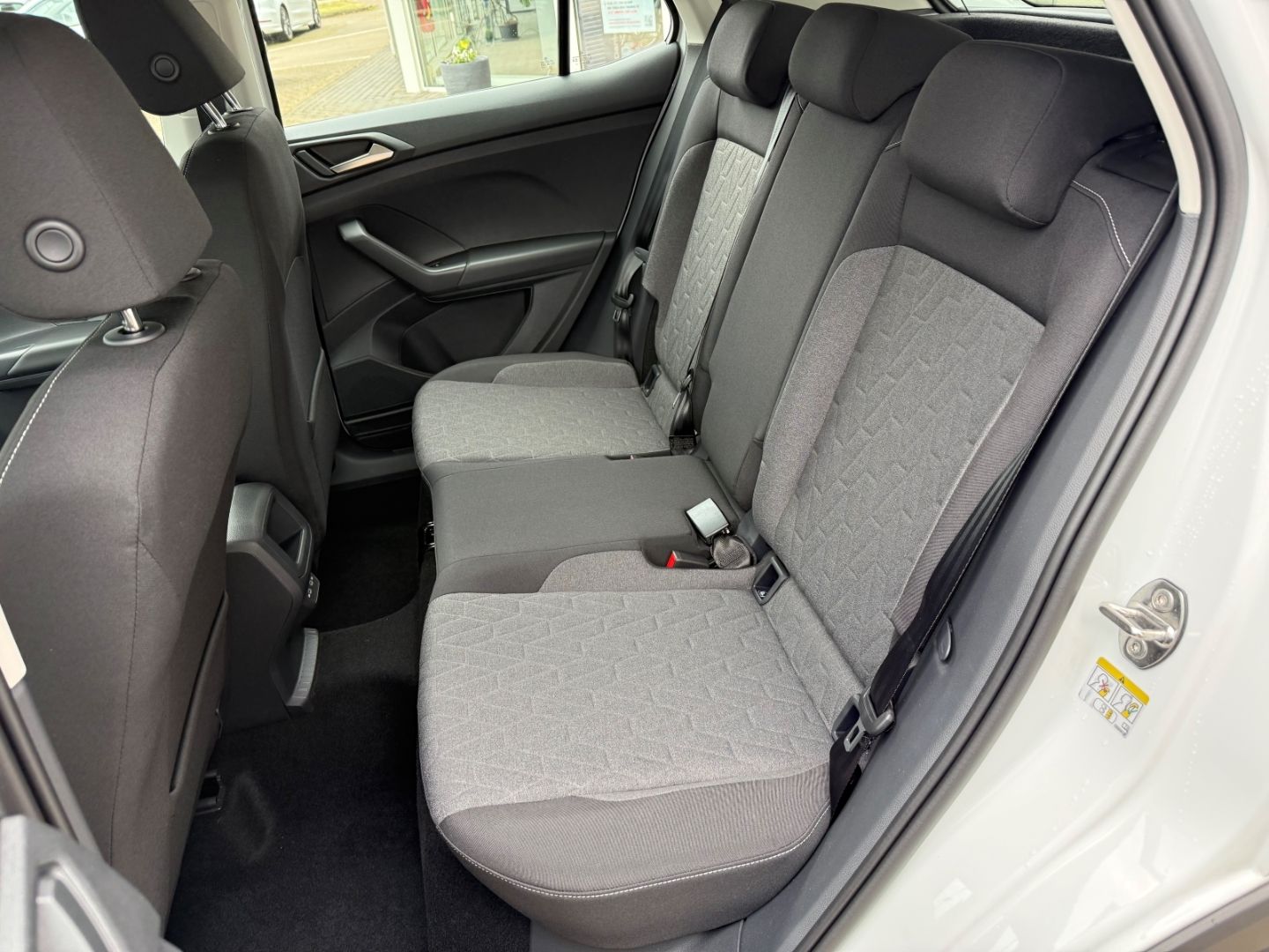 Fahrzeugabbildung Volkswagen T-Cross 1.0 TSI 70 kW Life LED ACC Apple CarPlay