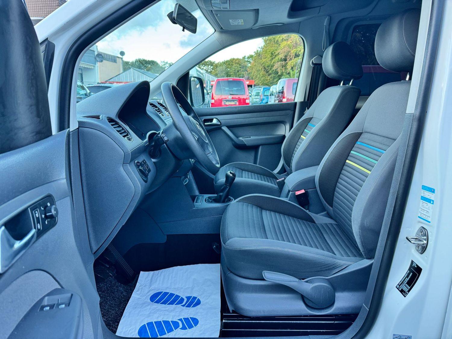 Volkswagen Caddy Maxi Soccer 'Behindertengerecht-Rampe'5-Si