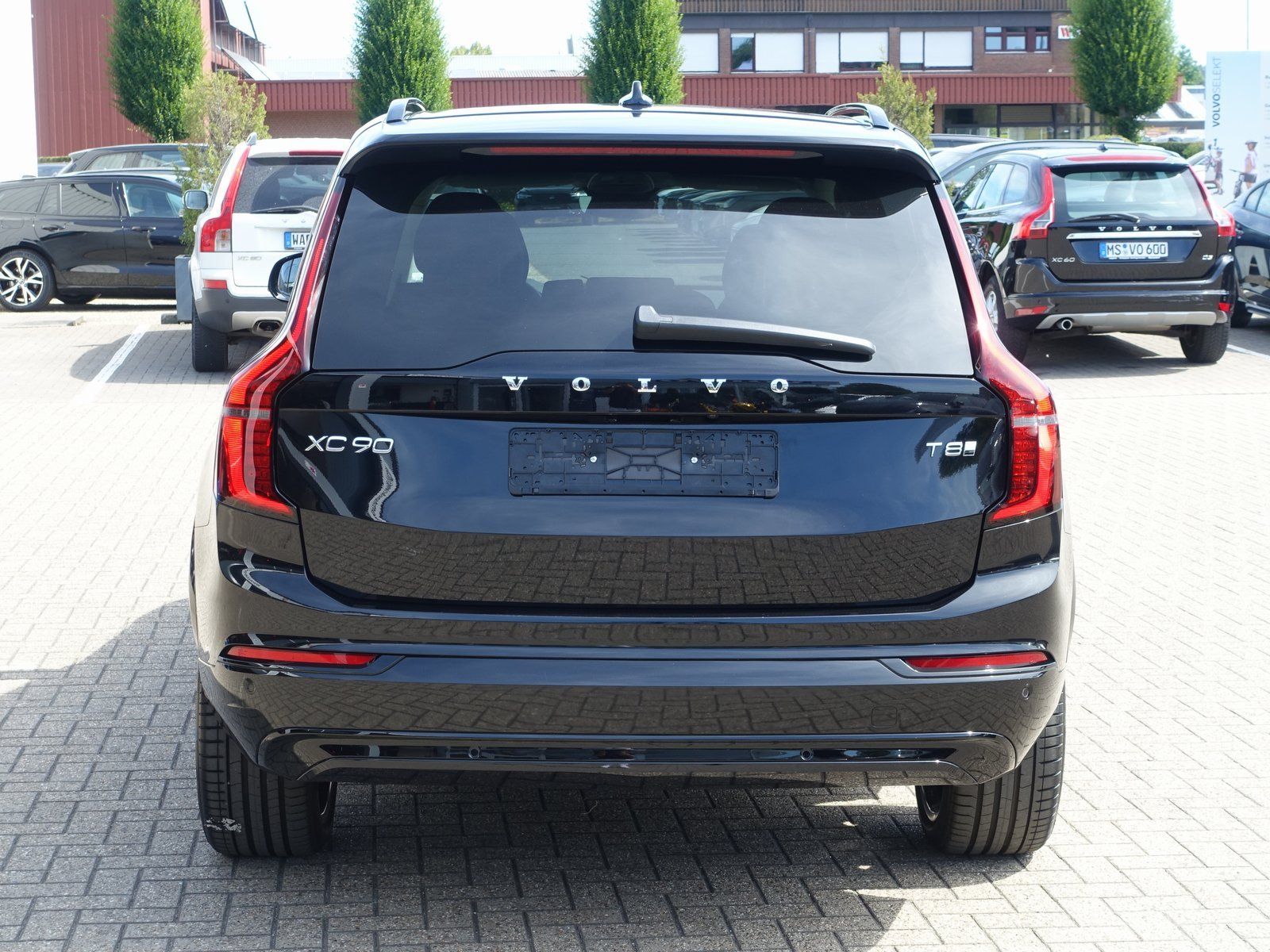 Volvo XC90 Ultra Dark T8 AWD Plug-in Pano B&W FourC foto 5