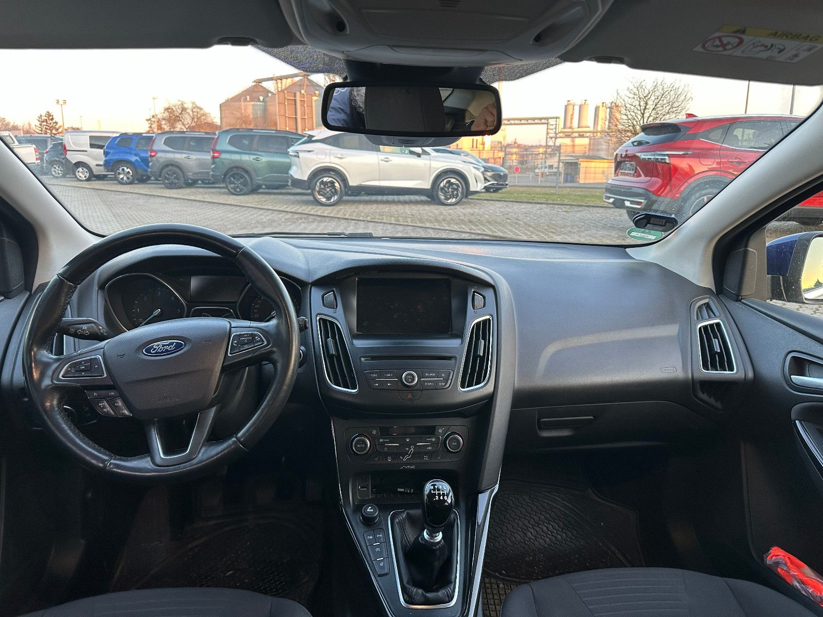 Fahrzeugabbildung Ford Focus Lim. Titanium