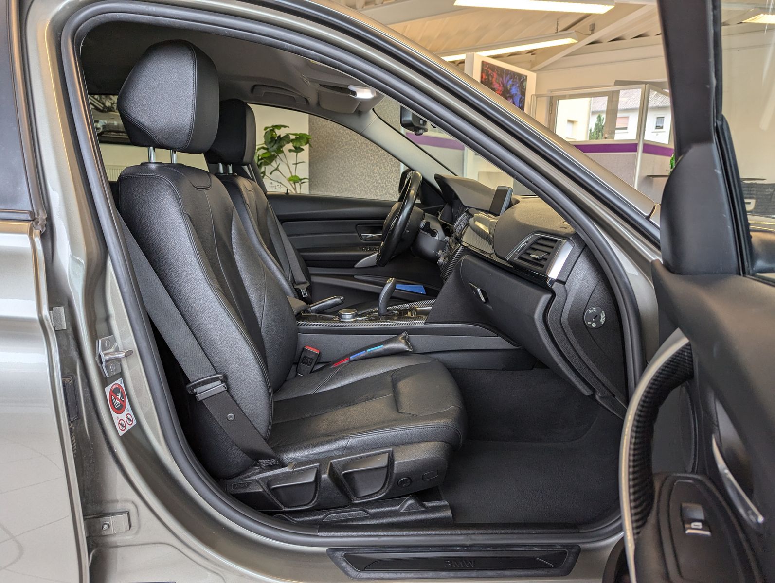 BMW 320 d Advantage Kamera Leder Sitzheizung - Image 15