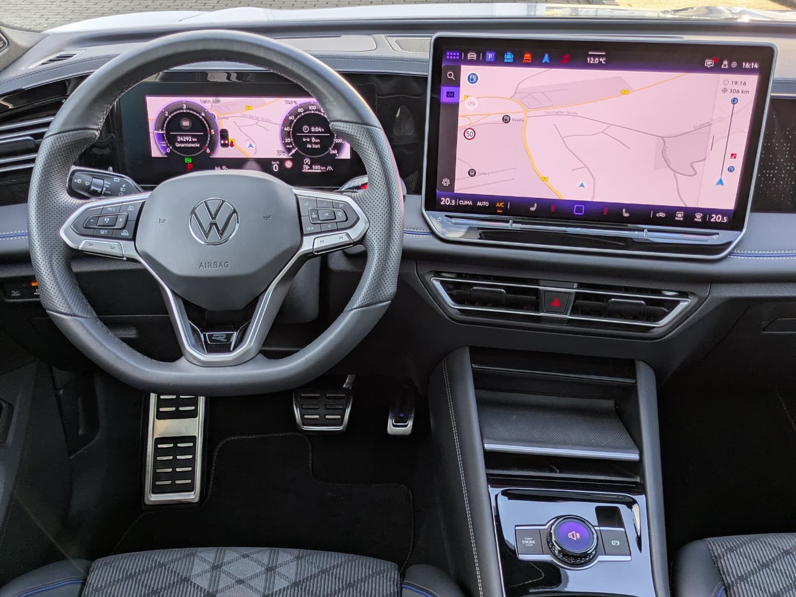 Fahrzeugabbildung Volkswagen Tiguan 2.0 TDI 4M R-Line PANO*H&K*AHK*MATRIX*20"