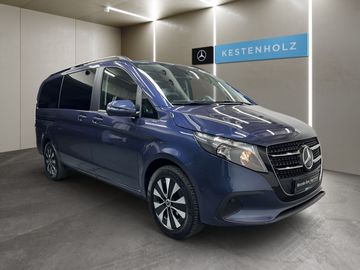 Mercedes V 220 - 3