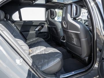 BMW 740 - 8