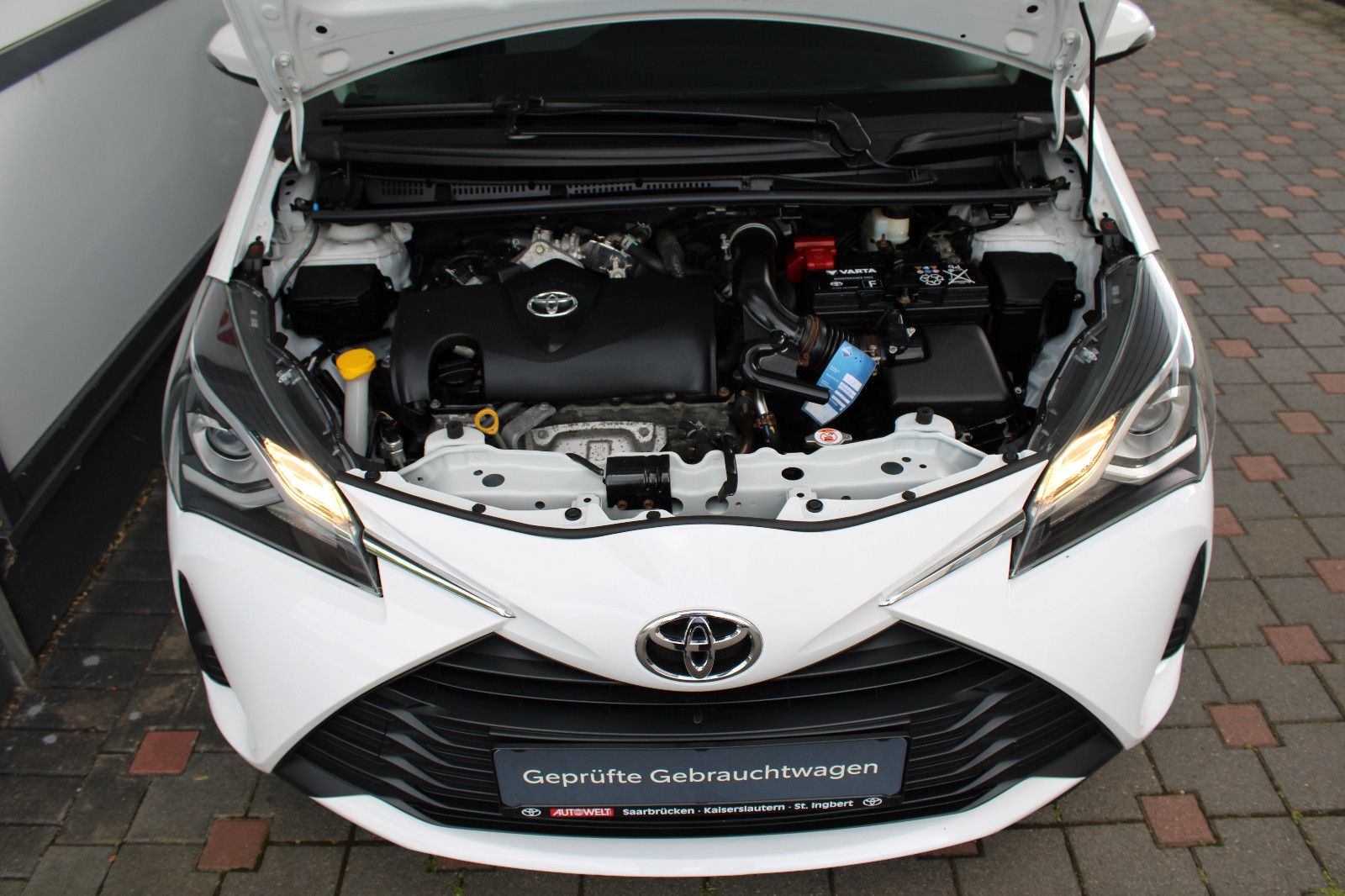 Fahrzeugabbildung Toyota Yaris Comfort 1,5 L 6-Gang *CarPlay*Kamera