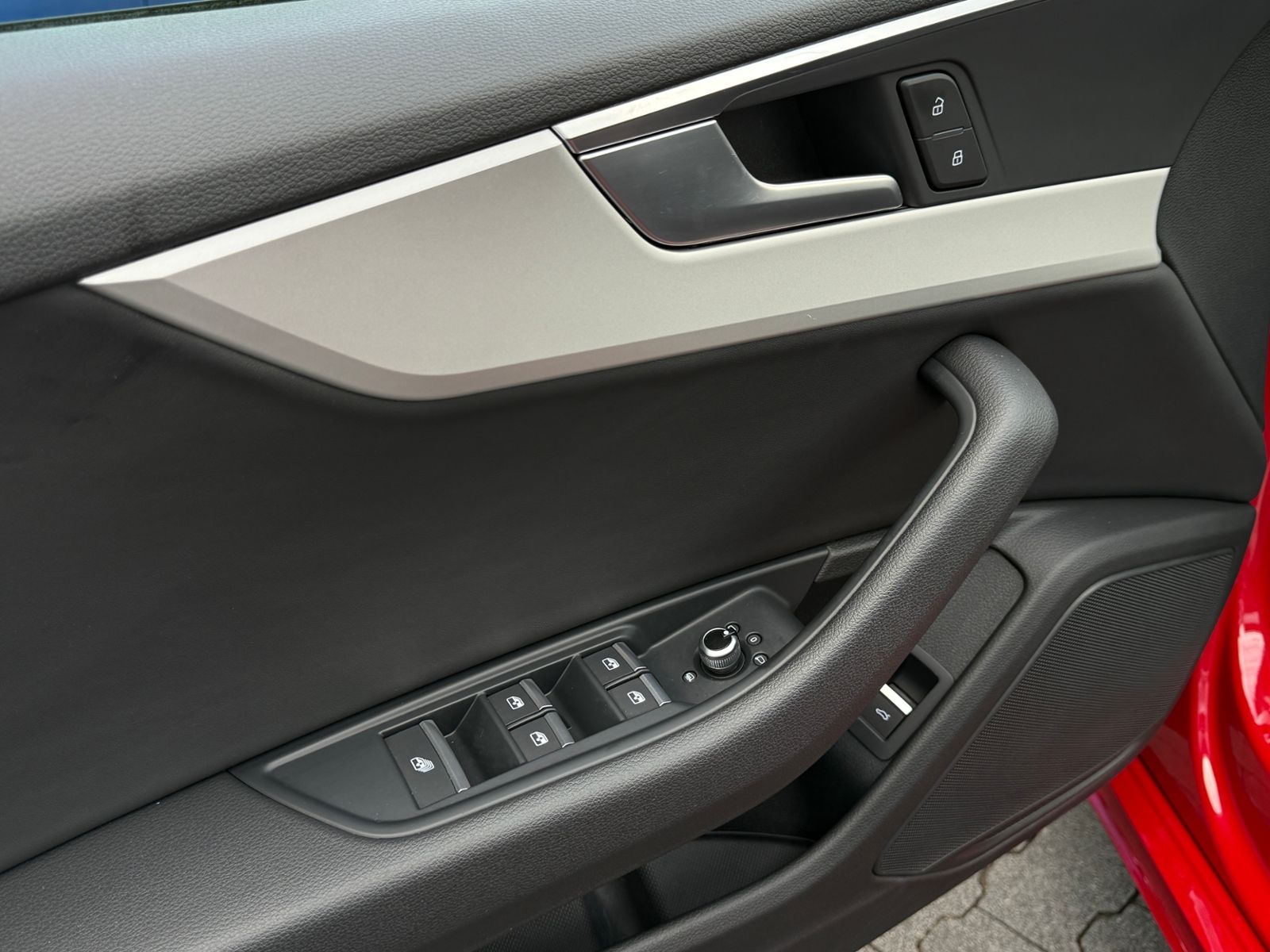Fahrzeugabbildung Audi A5 Cabrio advanced 40 TFSI S tronic NAVI LEDER