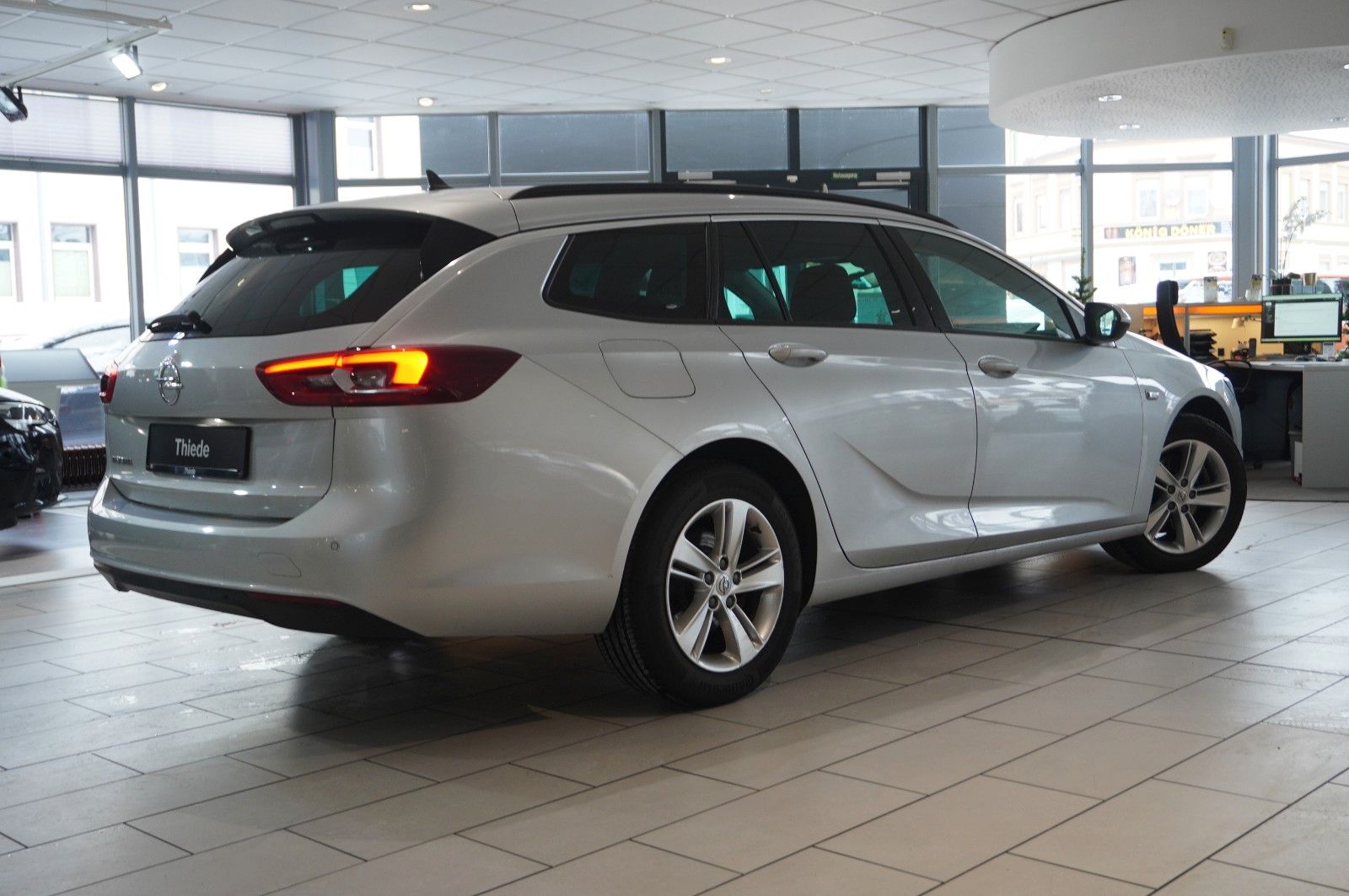 Fahrzeugabbildung Opel Insignia B ST 2.0D EDITION NAVI/LED/TEMP./SH/DAB