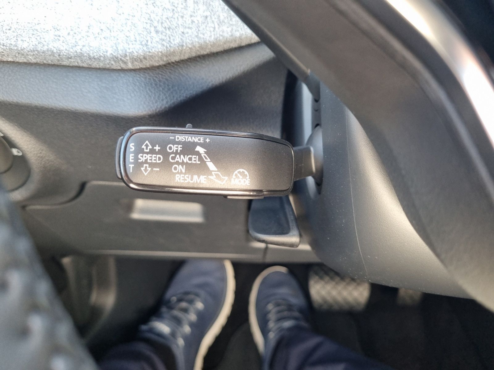 Fahrzeugabbildung SKODA Scala Tour 1,0 TSI 85KW/115PS AHK Fahrassi+