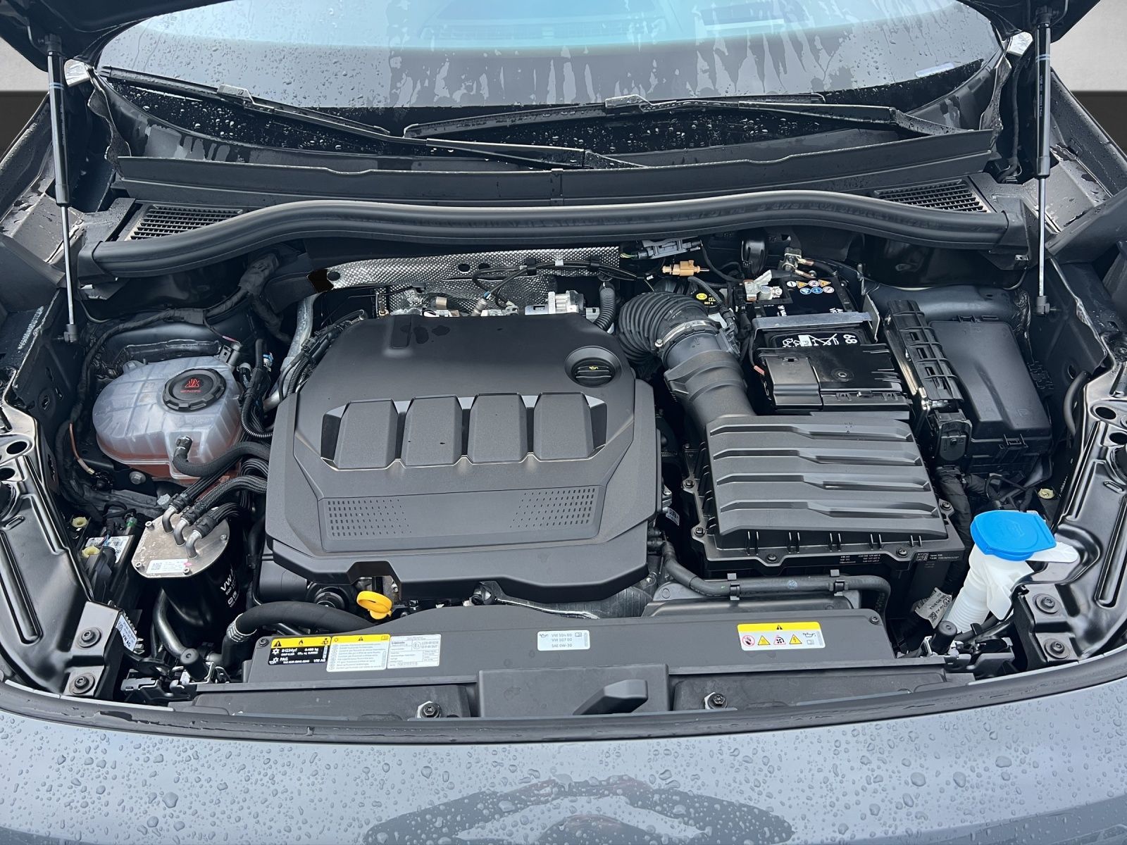 Tayron R-Line 2.0 TDI 4M DSG LED*Pano*AHK