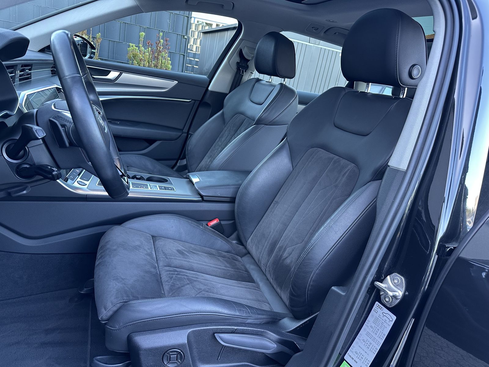 Fahrzeugabbildung Audi A6 Avant 40 TDI Qu Sport NAV+LED+KAMERA+PANO+SHZ