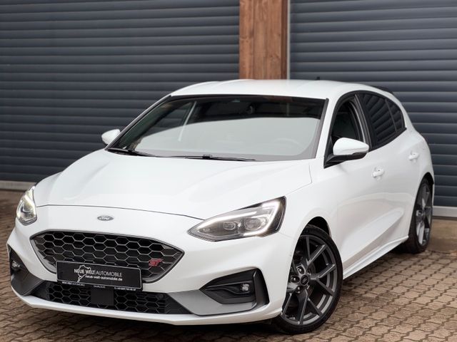 Ford Focus ST Performance/RECARO/B&O/CAM/Garantie26/